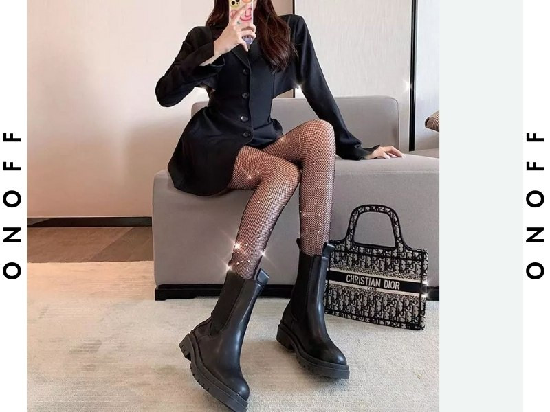 Phối boots cá tính với tất lưới gợi cảm cho nữ