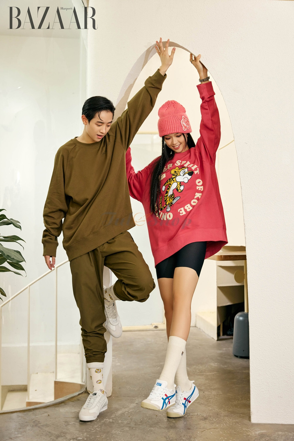 Phối đồ trẻ trung, năng động với giày Tiger Onitsuka nữ và đồ thun