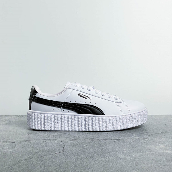 Puma Fenty Creeper, mẫu giày Puma độc đáo kết hợp cùng Rihanna, nổi bật với đế kếp hiện đại, tạo nên xu hướng thời trang mới lạ.