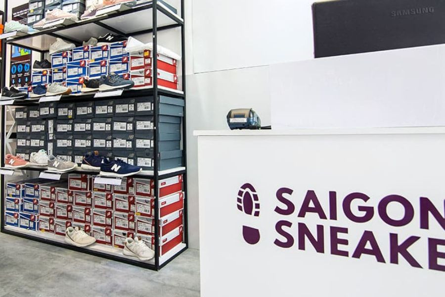 Sài Gòn Sneaker Store trưng bày giày thể thao nam từ các thương hiệu lớn