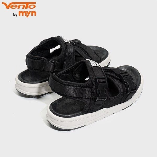 Sandal unisex với tông màu đen chủ đạo cho bạn nữ đi học
