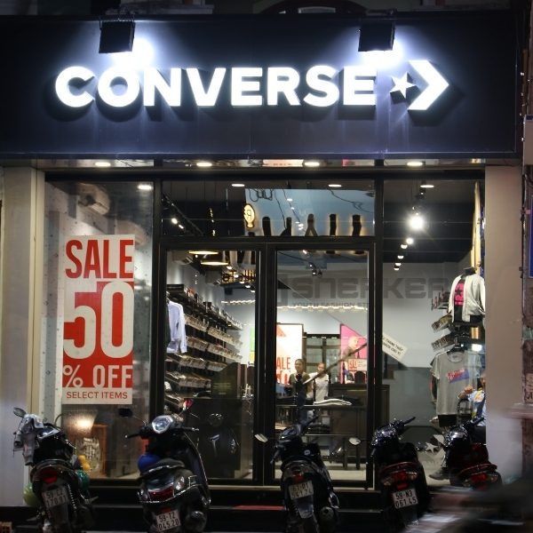 Shop giày sneaker tại Hồ Chí Minh với nhiều mẫu Converse thời thượng