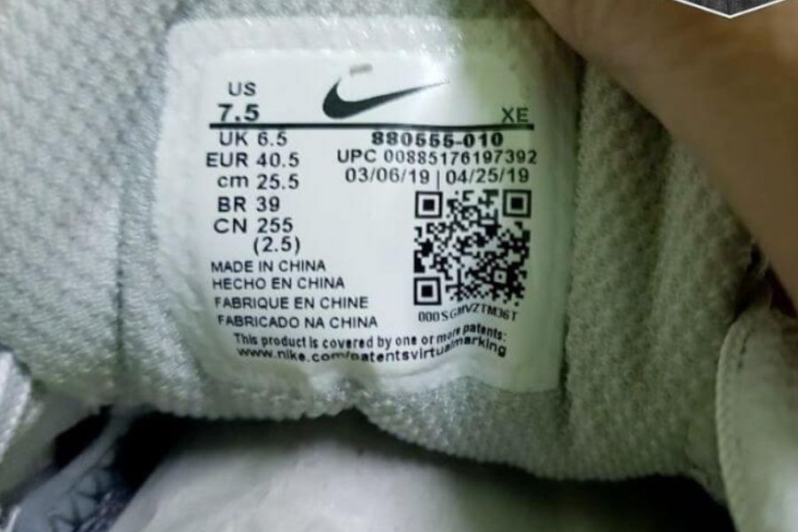 Tem giày Jordan với các thông tin SKU, kích cỡ, ngày sản xuất