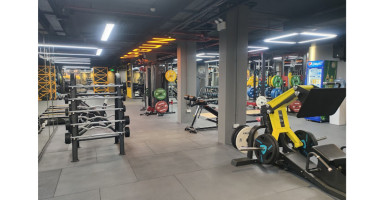 Thiết bị tập luyện hiện đại tại Top Gun Boutique Fitness Cầu Giấy