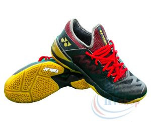 Thiết kế ấn tượng của giày Yonex Comfort Z2 đen đỏ