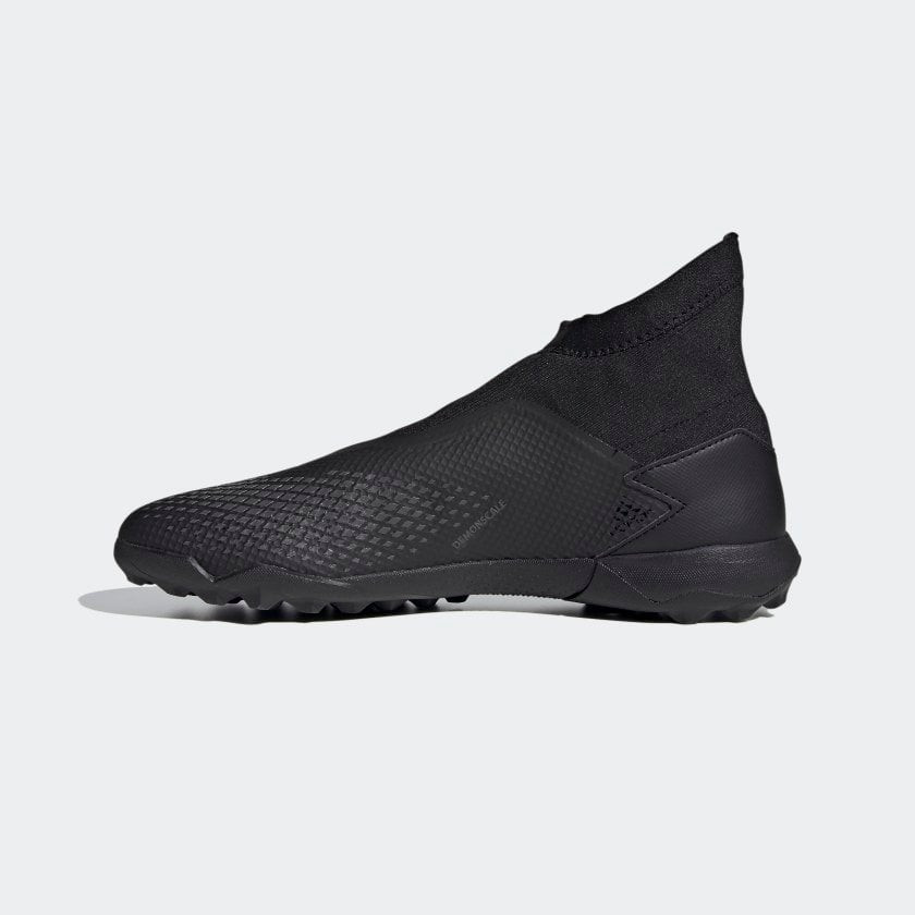 Thiết kế liền mạch của giày đá bóng Adidas Predator 20.3 Laceless Dark Motion