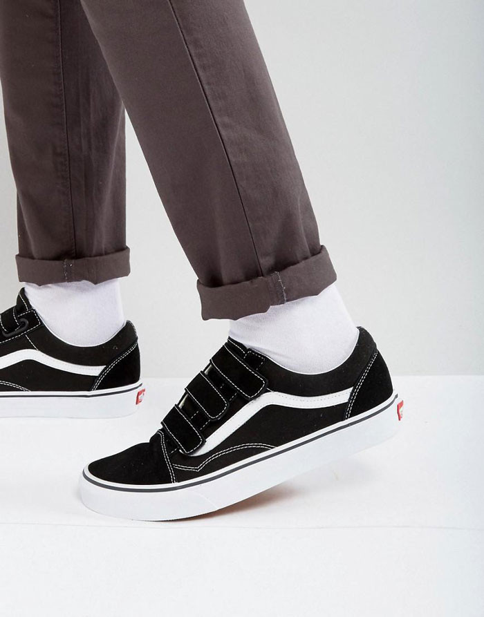 thiết kế quai dán velcro tiện lợi của giày sneaker nam