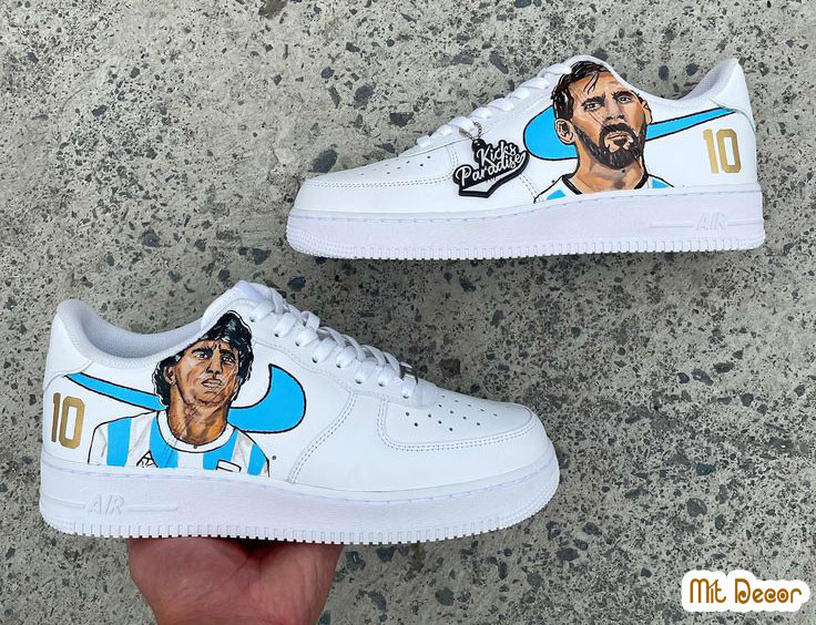 Vẽ chân dung huyền thoại bóng đá Messi và Maradona trên giày