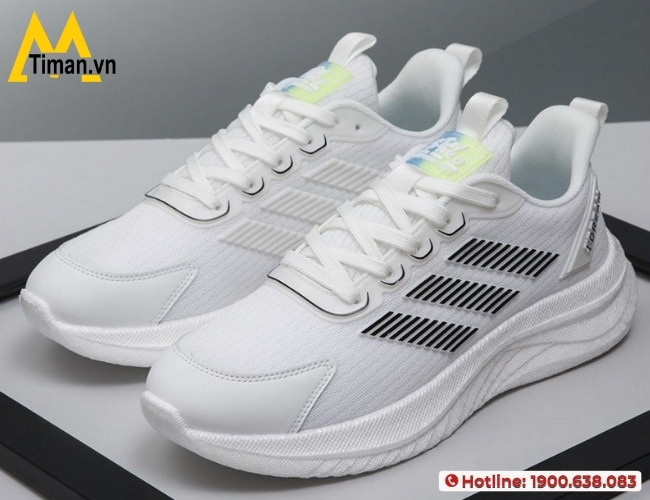 Vẻ ngoài trẻ trung khi phối giày thể thao nam lớn tuổi với quần short