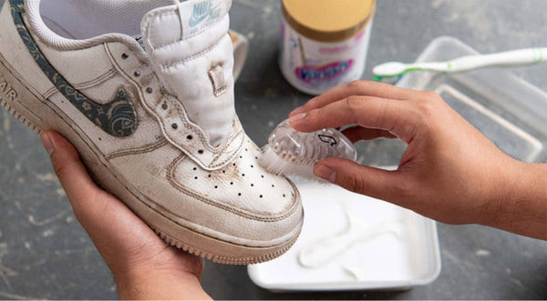 Vệ sinh giày Nike Air Force 1 trắng tinh