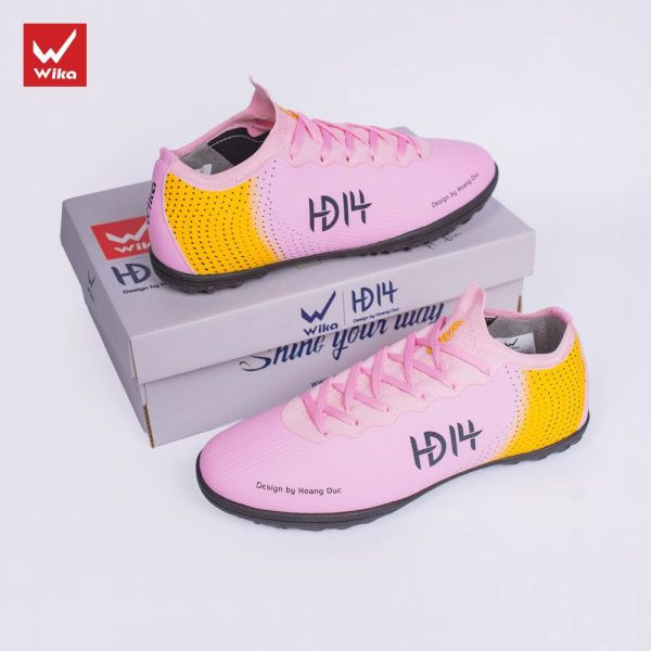 Wika giày đá bóng HD14 Hoàng Đức màu hồng