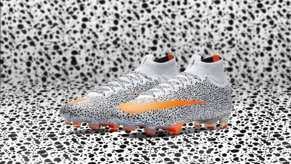 Giày đá bóng Nike Mercurial Superfly CR7 Safari tái hiện thiết kế kinh điển