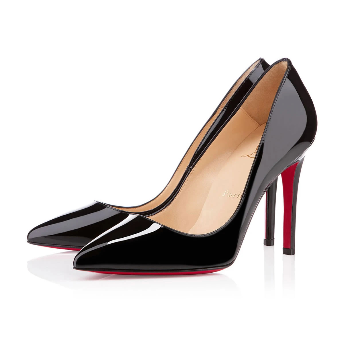 Một đôi giày cao gót Louboutin Pigalle màu đen bóng, mũi nhọn, đế đỏ.