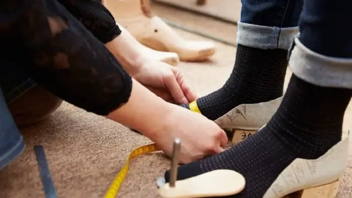 0.5 Size Giày Rộng Hơn Bao Nhiêu? Giải Mã Chuẩn Xác Kích Thước Đôi Chân Của Bạn