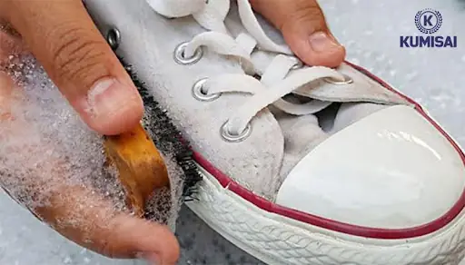 Chai Dung Dịch Crep Cọ Được Bao Nhiêu Đôi Giày? Đánh Giá Chi Tiết & Lời Khuyên Thực Tế