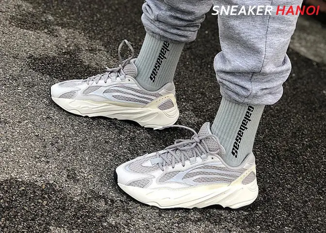 Top 15+ Đôi Giày Sneaker Trắng Nam Kinh Điển: Lựa Chọn Trường Tồn Cùng Thời Gian