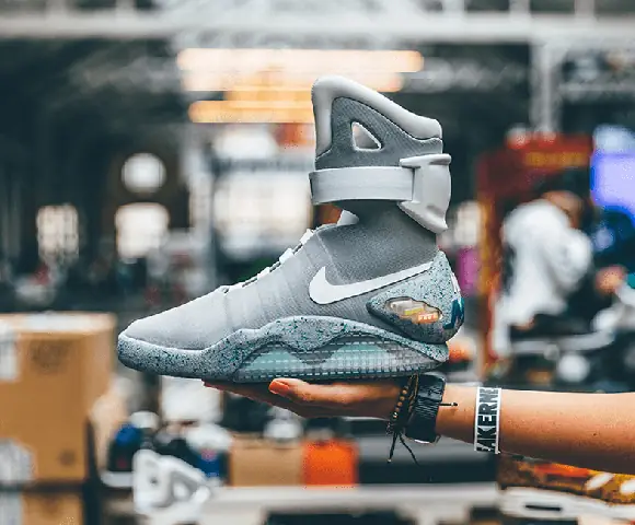 Đôi Giày Sneaker Đắt Nhất Thế Giới