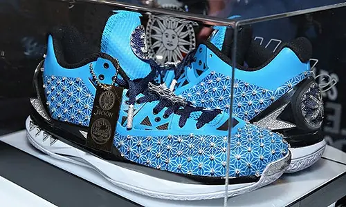 Đôi Giày Sneaker Đắt Nhất Thế Giới