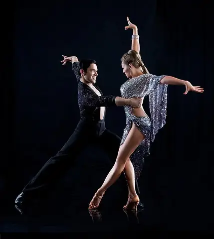 Top 10 Giày Ballroom Khiêu Vũ Tốt Nhất Cho Người Mới Bắt Đầu & Chuyên Nghiệp