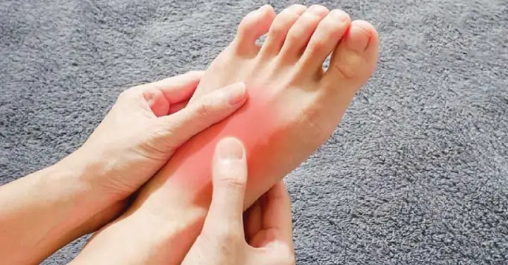 Bàn Chân Đế Giày Trượt Băng Bệnh Gì? Giải Mã Các Vấn Đề Sức Khỏe Khi Chơi Trượt Băng