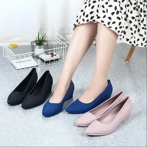 Đánh Giá Chi Tiết Các Loại Giày Nhựa Đi Mưa Hàn Quốc: Top Lựa Chọn Đáng Mua Nhất