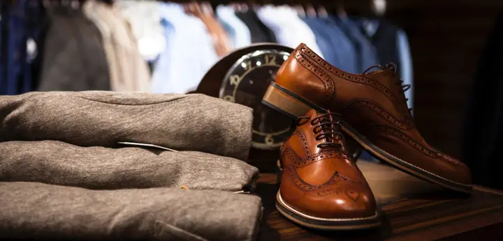 Đánh Giá Chi Tiết Bảng Báo Giá Giày Da Nam Hãng Valentino: Có Xứng Đáng Với Mức Giá?