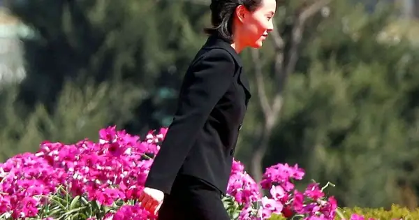 Bí Mật Chiều Cao Và Sức Khỏe Của Ông Kim Jong-un Qua Phân Tích Giày Dép