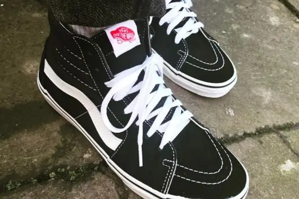 Top 10+ Phong Cách Bộ Đồ Kết Hợp Với Giày Vans Nam Đỉnh Cao 2025