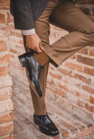 Top 10+ Các Hãng Giày Nổi Tiếng Tại Hà Nội: Đánh Giá Chi Tiết & Lựa Chọn Tốt Nhất