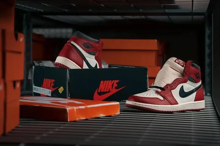 Các Hãng Giày Sneaker Nổi Tiếng Ở Việt Nam: Lựa Chọn Nào Cho Bạn?