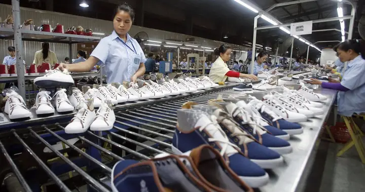 Các Kiểu Giày Dép Xu Hướng Nổi Bật Năm 2019: Cẩm Nang Phong Cách Toàn Tập