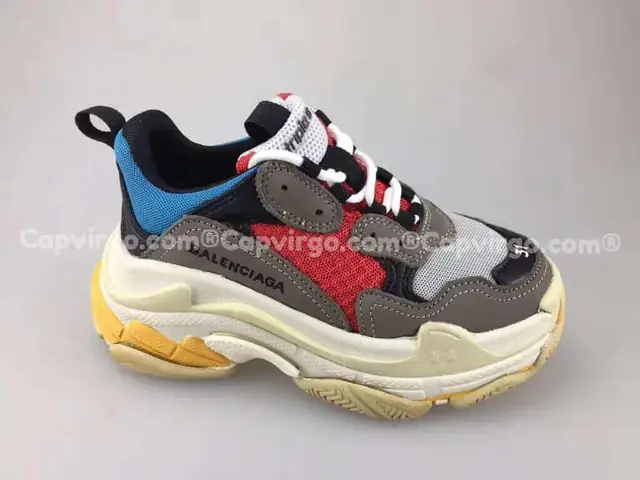 Khám Phá Các Màu Giày Balenciaga Triple S Màu Xanh: Cẩm Nang Chi Tiết Cho Người Sành Điệu