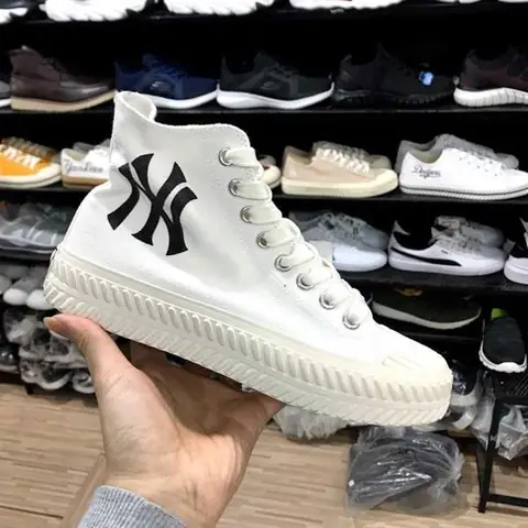 Top 10 Shop Bán Giày Boot Nam Đẹp, Chất Lượng Tại Hà Nội