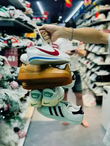 Top 5 Shop Bán Giày Chính Hãng Uy Tín Nhất Trên Facebook Năm 2025