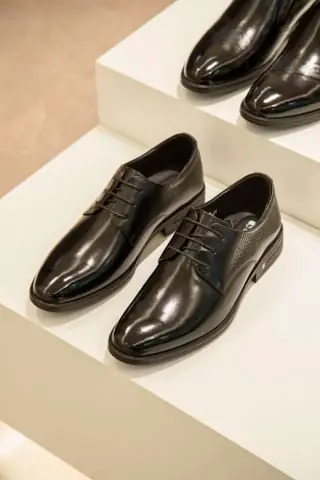 Khám Phá Top Các Thương Hiệu Giày Lười Nam Nổi Tiếng: Lựa Chọn Cho Phong Cách Quý Ông