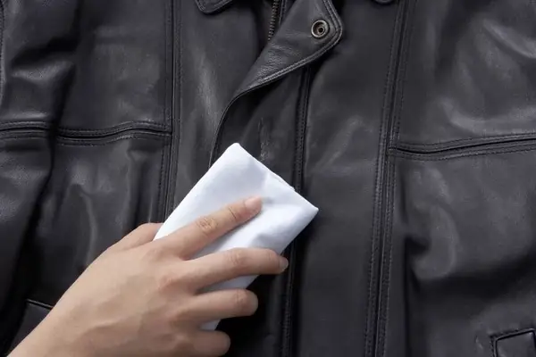 Cách Bảo Quản Giày Da Đúng Cách: Cẩm Nang Toàn Diện Giúp Đôi Giày Luôn Bền Đẹp Như Mới
