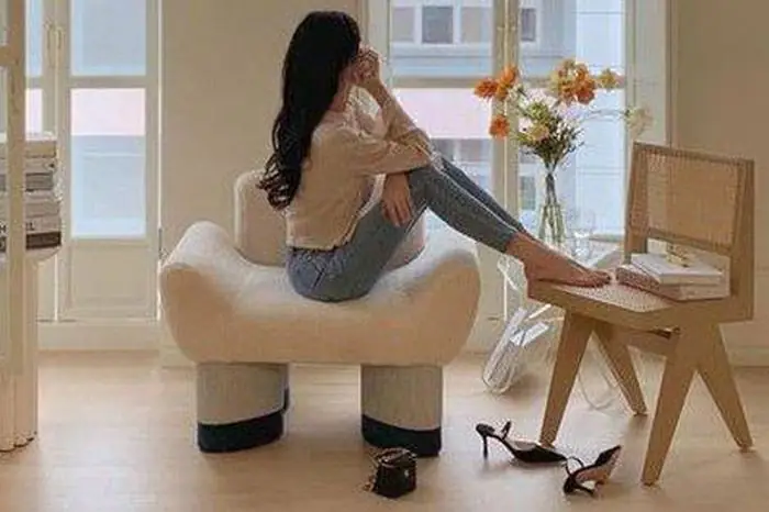 Cách Bảo Vệ Cột Sống Khi Đi Giày Cao Gót: 10 Nguyên Tắc Vàng Cho Sức Khỏe Bền Lâu
