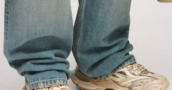 Cách Buộc Dây Giày Balenciaga Track 3.0 Chuẩn Phong Cách Thời Trang Đường Phố