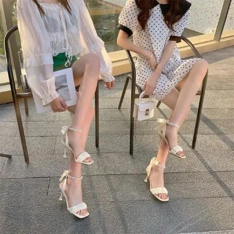 Cẩm Nang Lựa Chọn Giày Cao Gót Cho Người Có Bàn Chân Rộng: Bí Quyết Tôn Dáng Và Che Khuyết Điểm