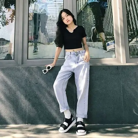 Cẩm Nang Chọn Sandal Cho Người Chân To: 5 Tiêu Chí Vàng Để Có Được Phong Cách Hoàn Hảo