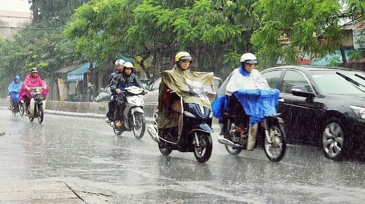 Cách Đi Xe Máy Trời Mưa Giày Dép: Hướng Dẫn Chi Tiết Để Hành Trình An Toàn