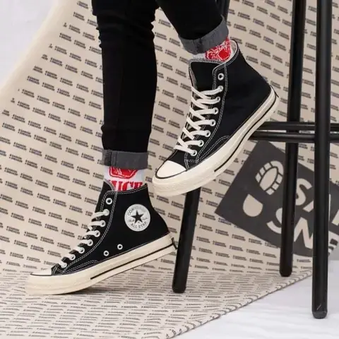 Các Bước Giặt Giày Converse Trắng Bằng Baking Soda Hiệu Quả Tận Góc