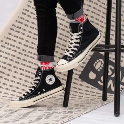 Các Bước Giặt Giày Converse Trắng Bằng Baking Soda Hiệu Quả Tận Góc