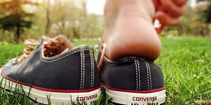 Cách Khắc Phục Khi Đi Giày Converse Rộng