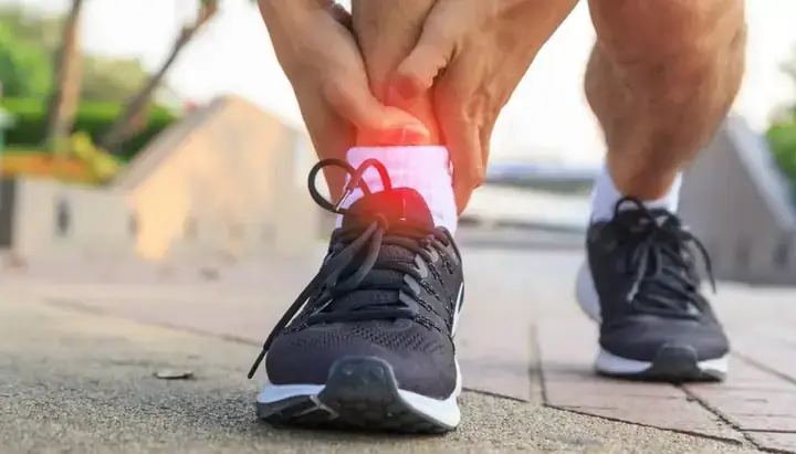Các Phương Pháp Làm Cho Giày Thể Thao Chật Lại An Toàn Và Hiệu Quả Tại Nhà