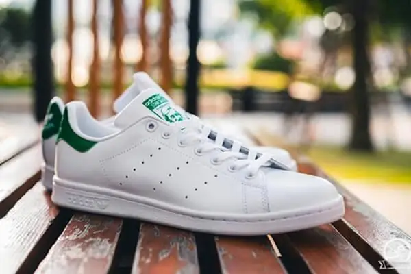 Cách Làm Sạch Giày Trắng Adidas Stan Smith Chi Tiết Từ A Đến Z