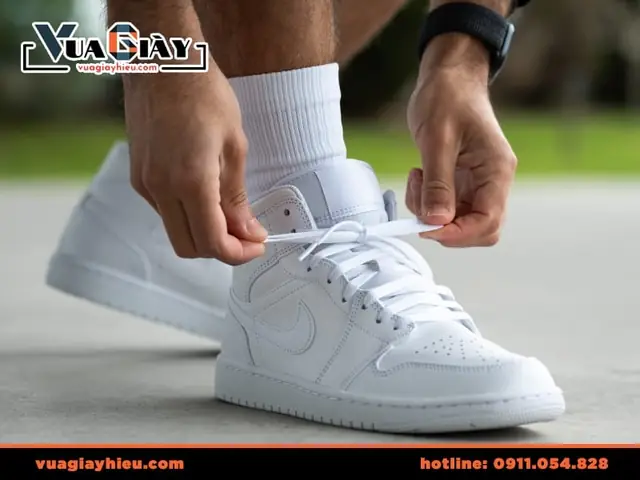Cách Mang Giày Jordan 1 Không Gãy Mụi: Bí Quyết Giữ Phom Cho Sneaker Yêu Thích