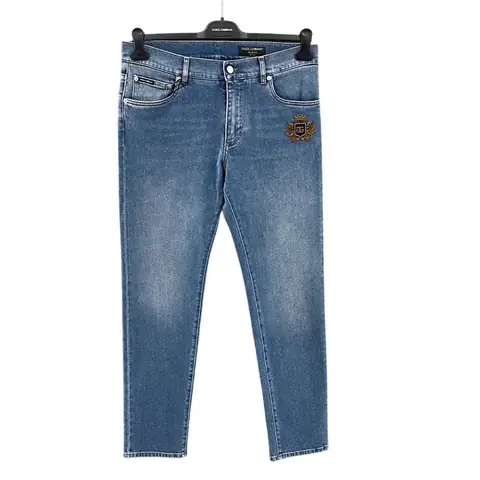 Cách Mix Quần Áo Với Giày Dolce & Gabbana Vương Miện