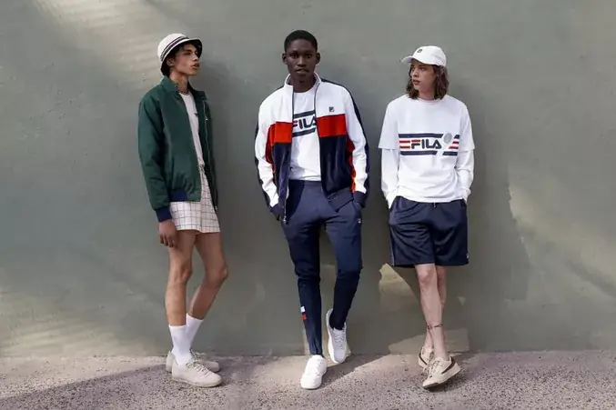10+ Cách Mix Đồ Với Giày Sneaker Fila Màu Đỏ: Phong Cách Năng Động Cá Tính