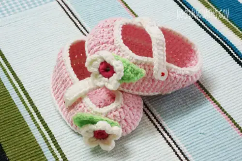 Cẩm Nang Toàn Tập: Cách Móc Giày Len Cho Bé Sơ Sinh Đảm Bảo An Toàn Và Đẹp Mắt